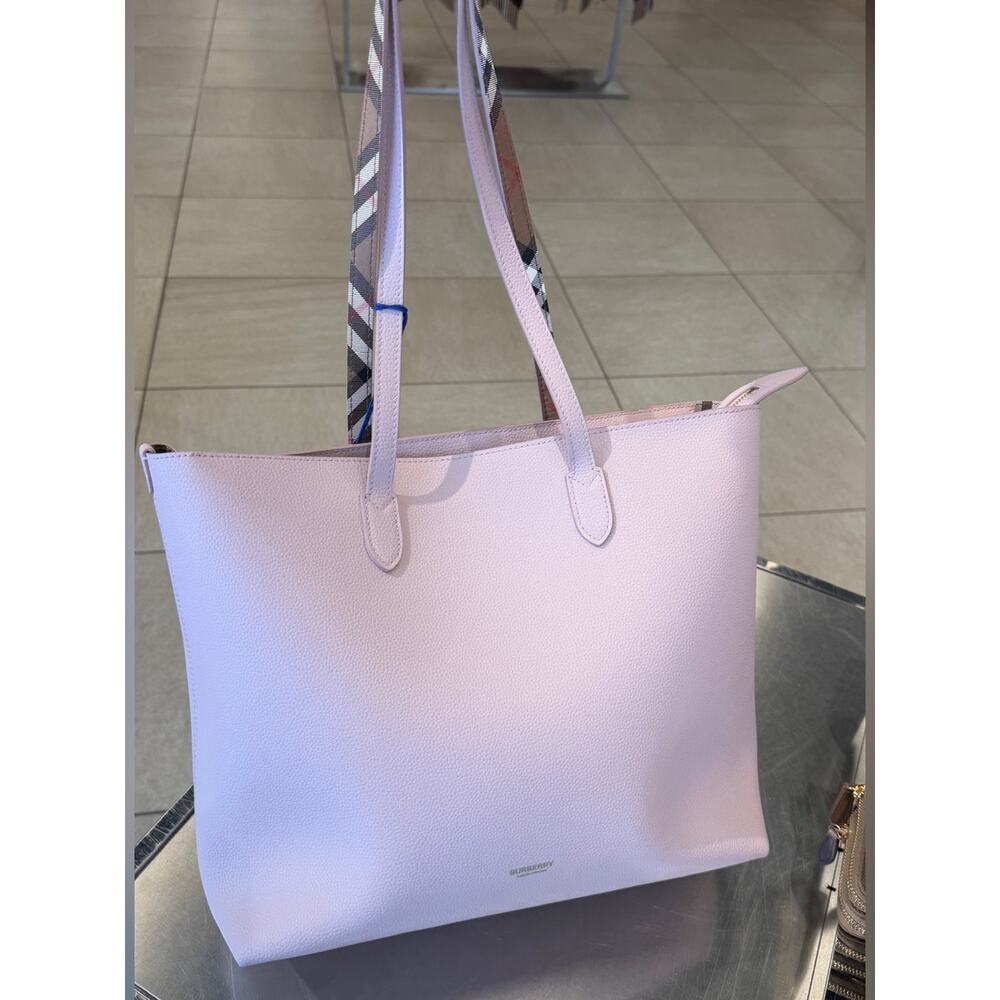 Burberry Blush Pink Leather Tote with zip - Picture 2 of 11